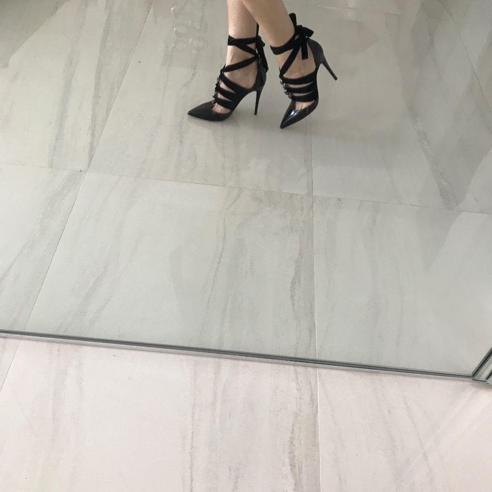 🚨❣️SOLD❣️🚨Authentic Valentino garavani lace up heels - Picture 5 of 14